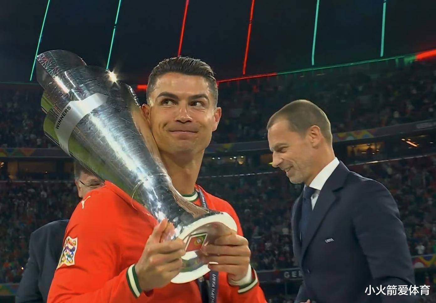 J9-热火前途光明！，C罗新星战术调整表现突出全场沸腾不已(星光大道停播原因)