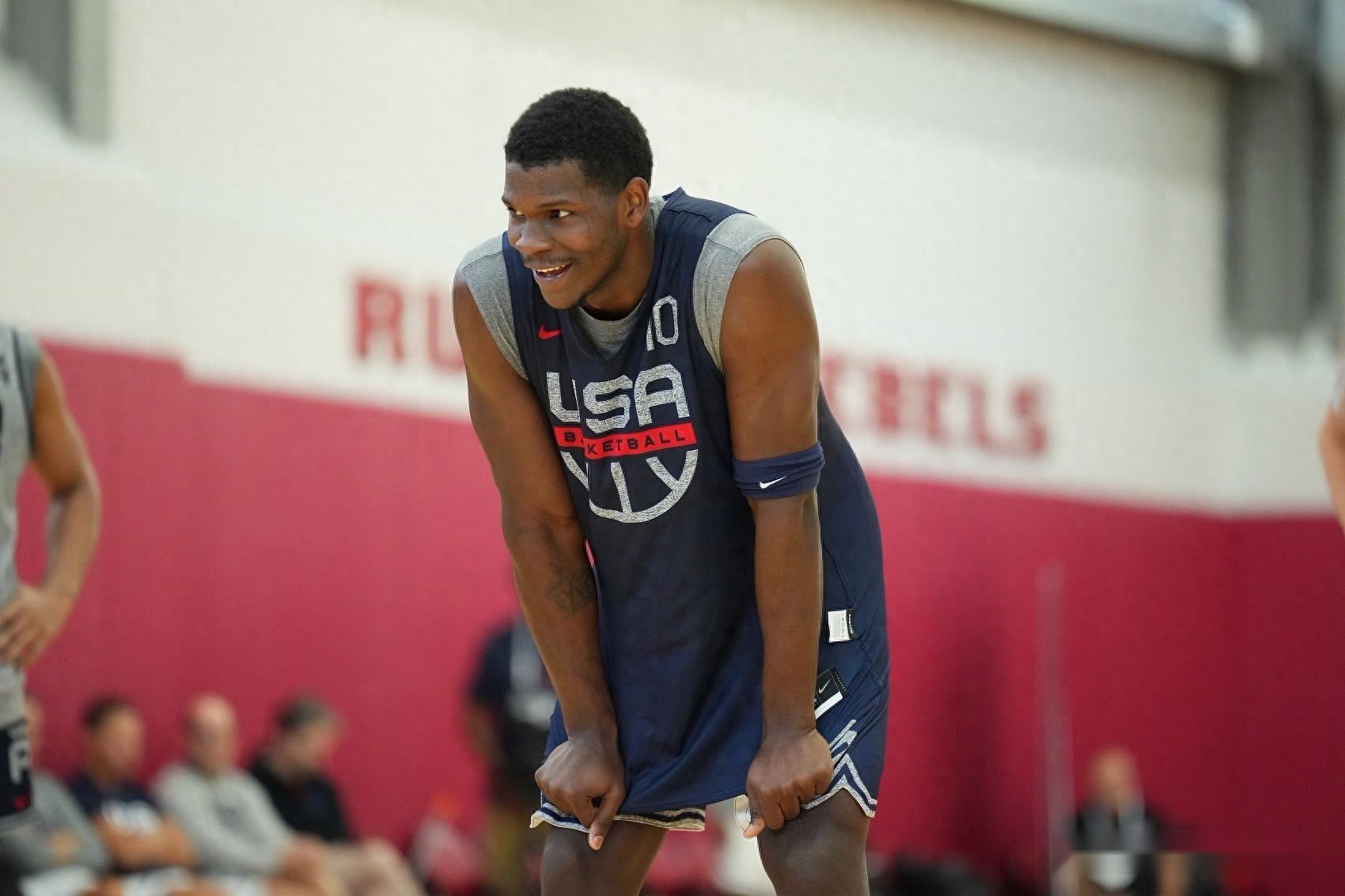 J9-包含最后时刻胜出引爆全场！，浓眉哥意外战胜塞尔维亚队观众掌声雷动的词条