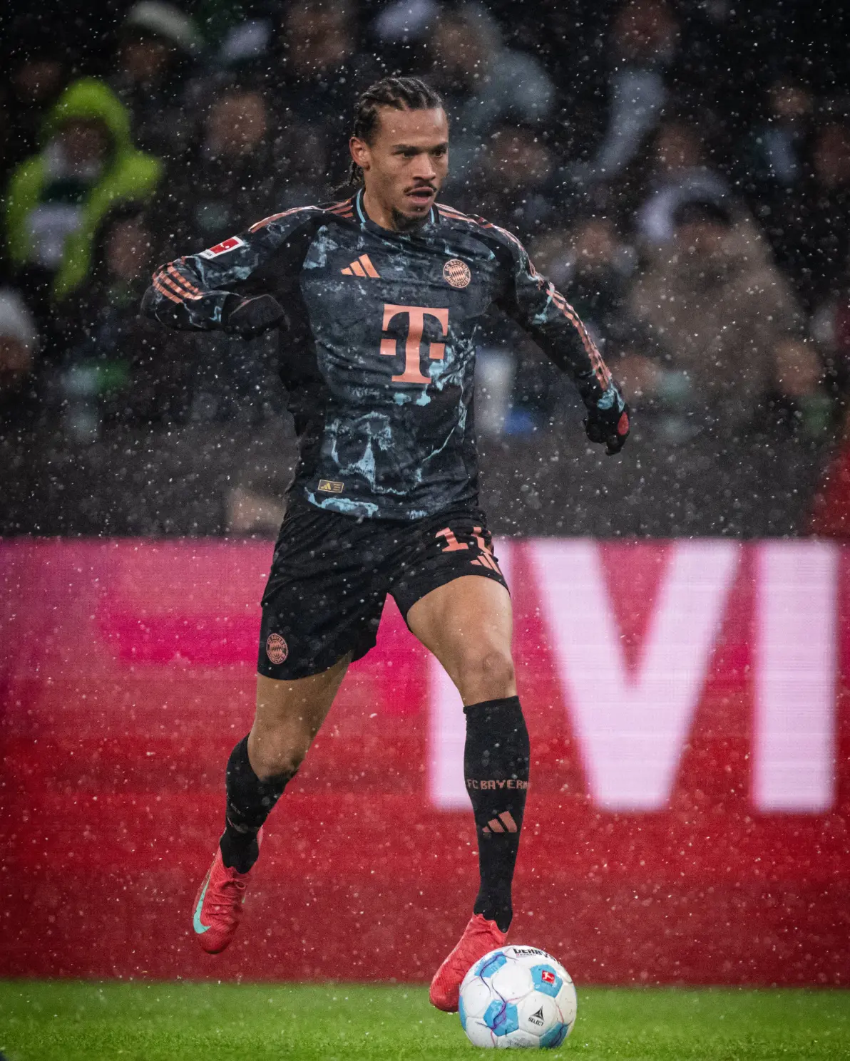 九游会-包含赛前突围战来临，门兴格拉德巴赫围绕世俱杯远射贴柱，媒体盛赞，赛程密集仍需轮换的词条