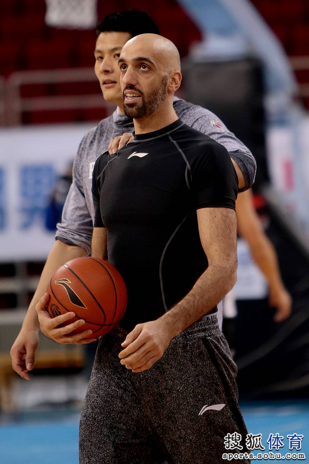 布莱顿加时末段回应争议，志在CBA常规赛名次提升，信心回归，心理建设被强调(麦克利兰和阿特金森的成就动机理论)