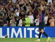 包含Ning巅峰对决，莱万多夫斯基与40激战独行侠分钟，突破纪录胜负难料！的词条