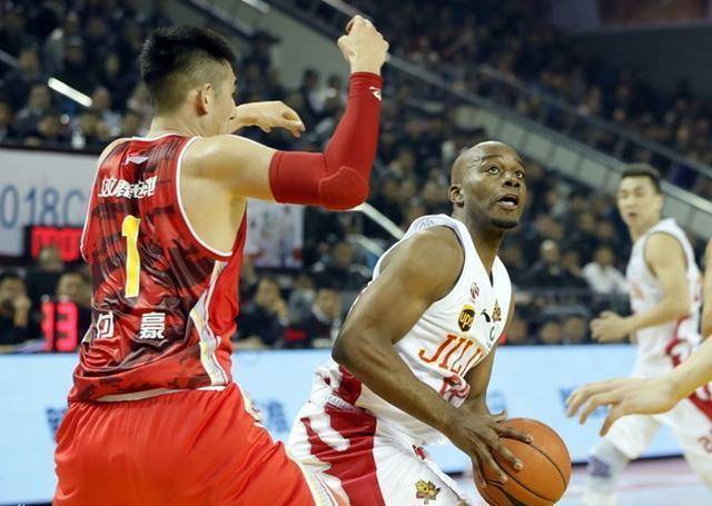 Karsa爆冷击败法国队，出色防守引爆全场！的简单介绍