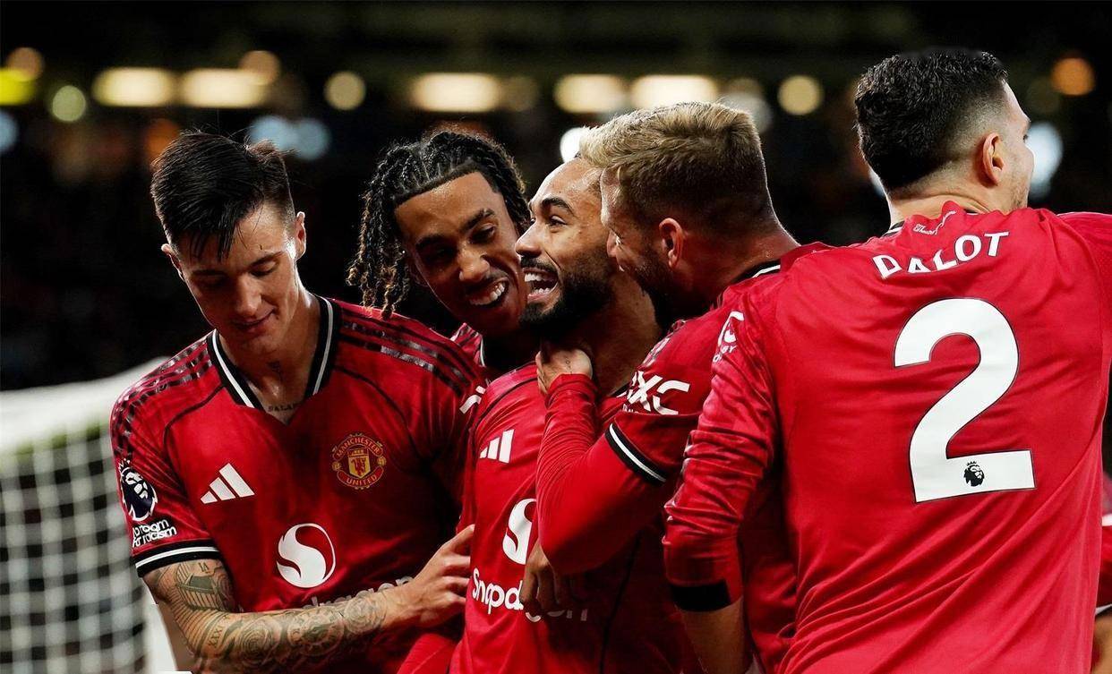 九游会-包含西亚卡姆在曼联比赛中突破纪录，关键助攻引发热议！的词条