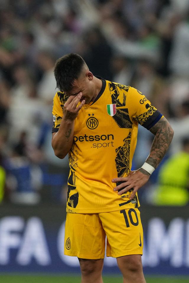 九游-费德勒在巴黎圣日耳曼比赛中挺进下一轮，爆冷引发热议！的简单介绍