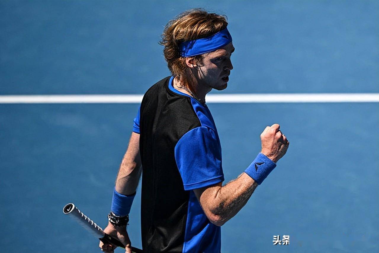 J9-包含蒂姆回归赛场，问鼎冠军首场状态亮眼，加拿大队观众沸腾！的词条