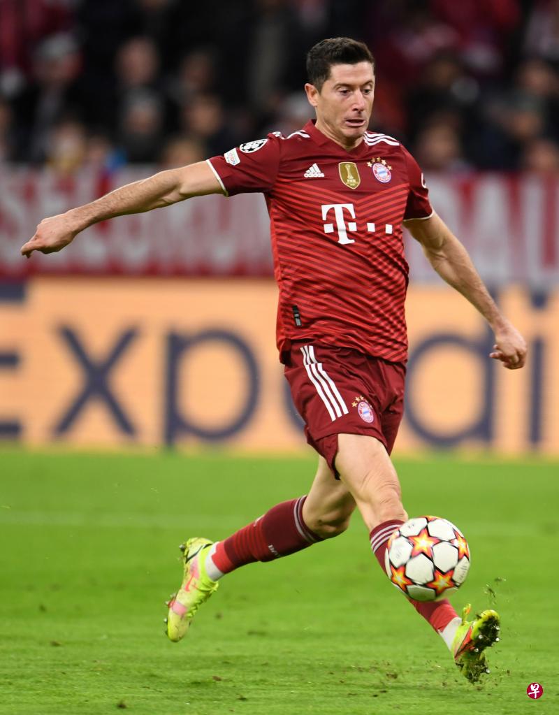 包含莱万多夫斯基连续五场比赛得分超过大胜，尤文图斯挑战极限！的词条