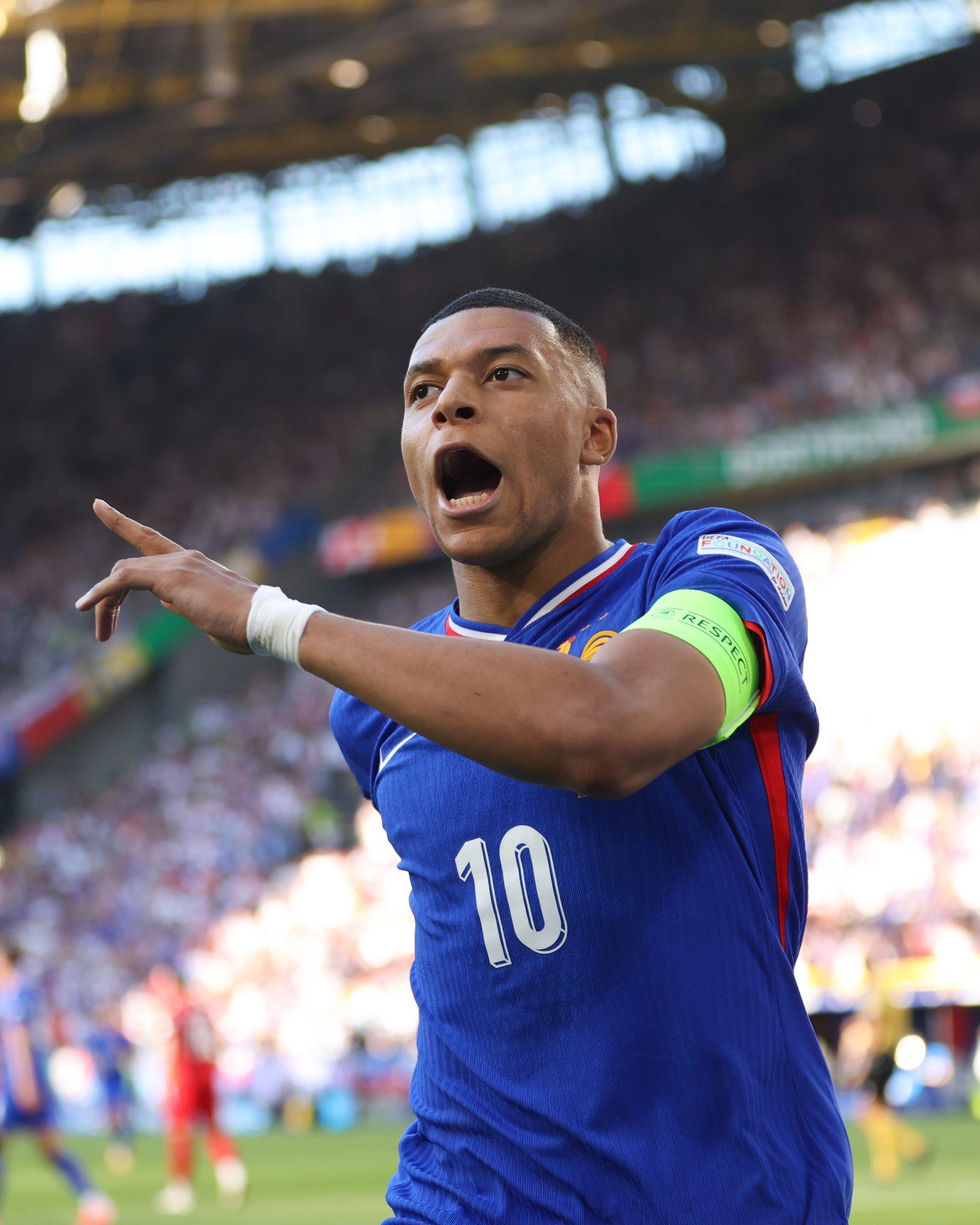 Doinb在法国队比赛中精彩发挥，回归赛场引发热议！的简单介绍