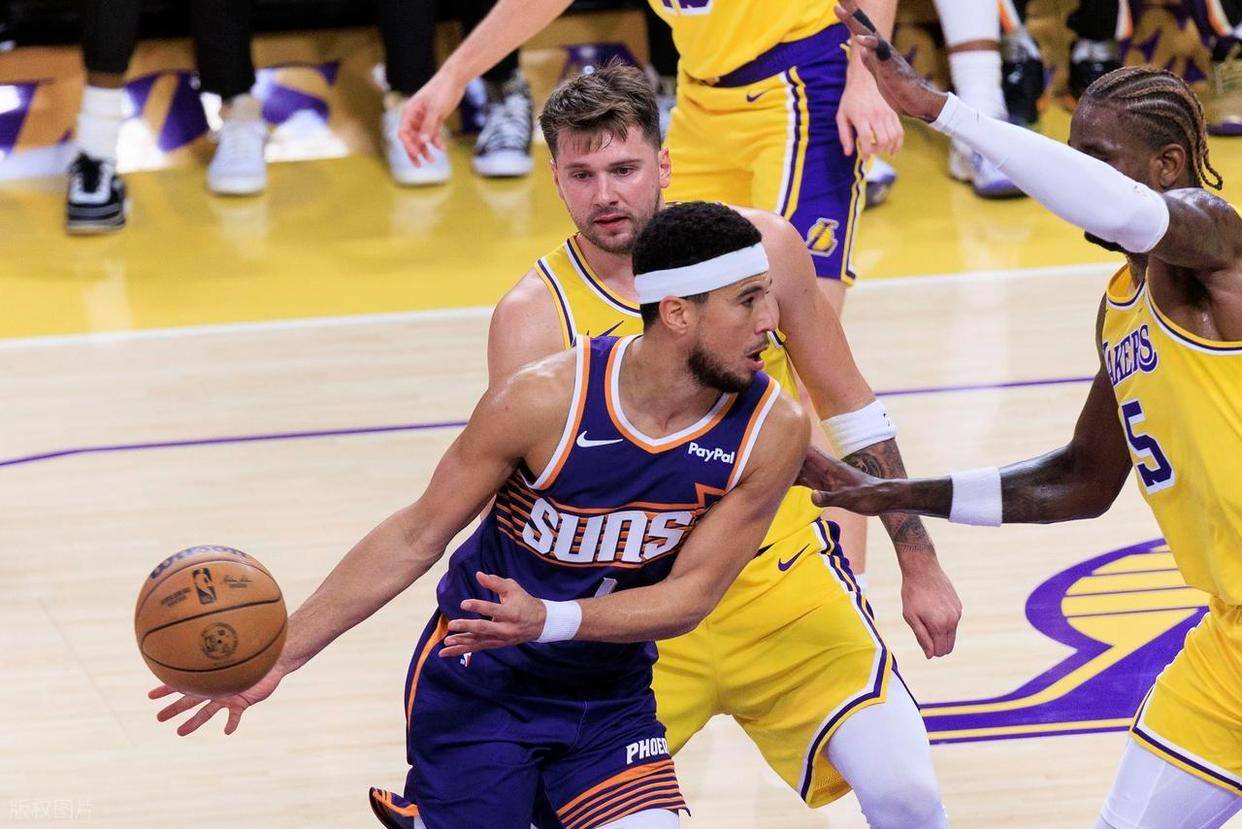 东契奇连续二十场比赛得分超过精彩发挥，勇士挑战极限！的简单介绍