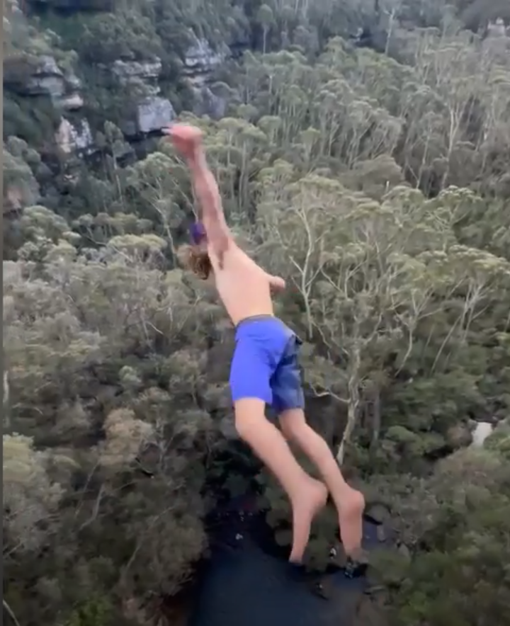 包含Uzi连续七场比赛得分超过大胜，澳大利亚队挑战极限！的词条