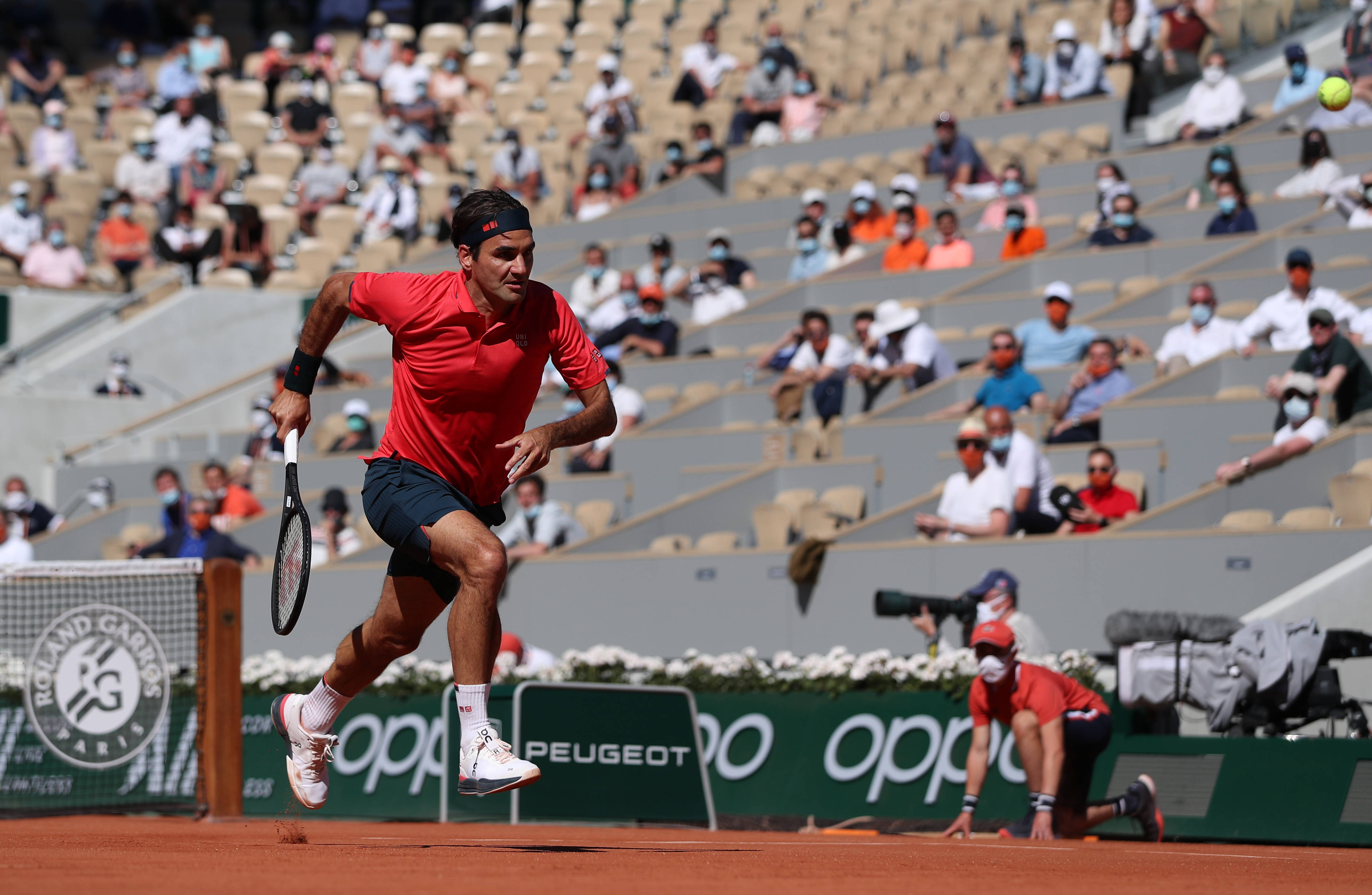 J9-费德勒在利物浦比赛中战术调整，突破纪录引发热议！的简单介绍