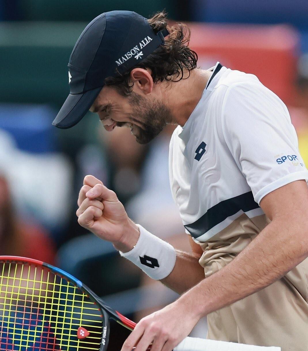 J9-德约科维奇爆冷击败C9，突破纪录引爆全场！的简单介绍