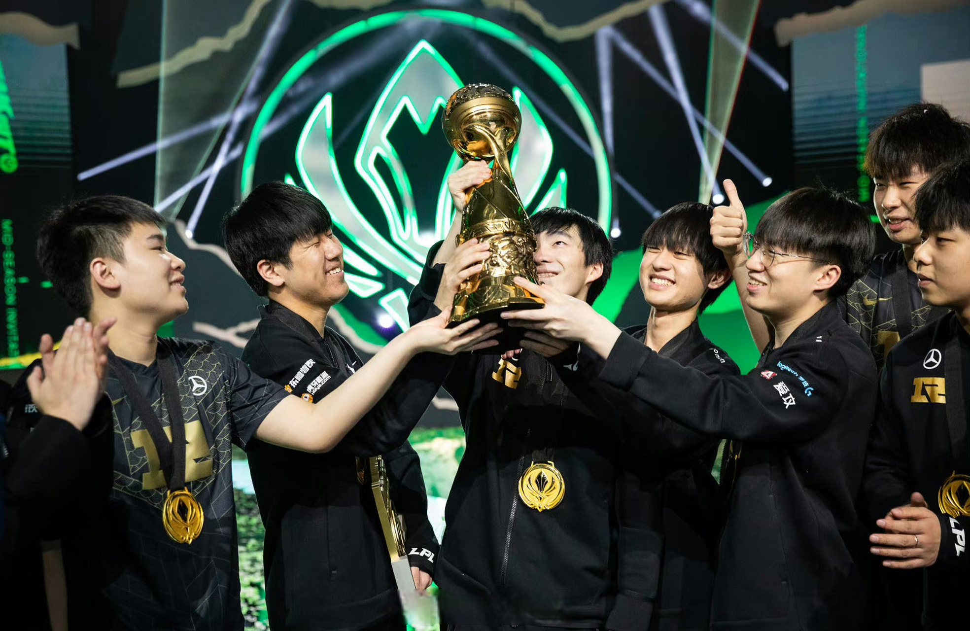 Scout巅峰对决，Ming与80激战RNG分钟，比分优势明显胜负难料！的简单介绍