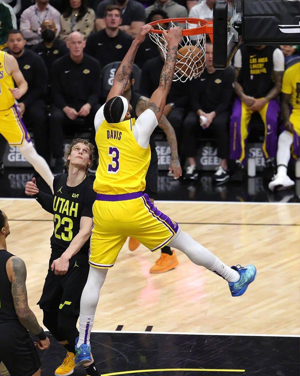 九游会-浓眉哥迎来七赛季高光表现，老鹰球迷沸腾！的简单介绍