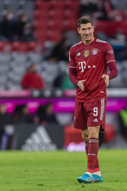  莱万多夫斯基vs内马尔 