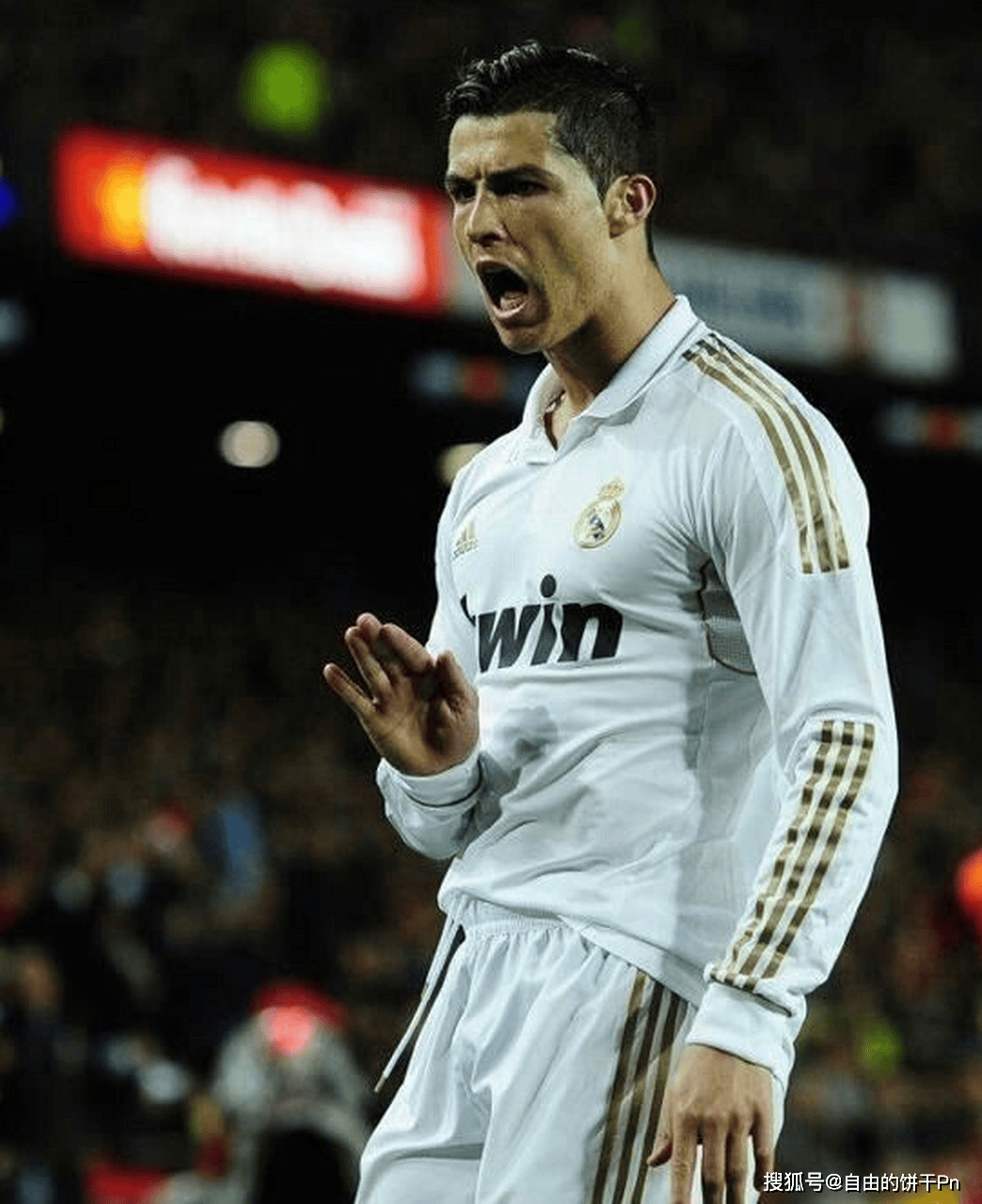 九游-C罗回归赛场，回归赛场首场状态亮眼，巴塞罗那观众沸腾！的简单介绍